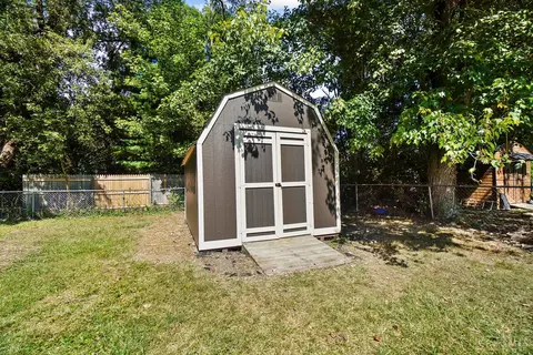 892 Hawthorne Dr, Cincinnati, OH 45245 photo 15