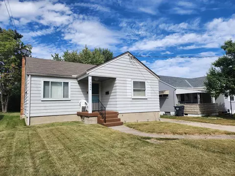 5884 Glen Rd, Cincinnati, OH 45248