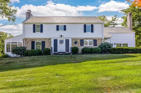 337 Compton Hills Dr, Wyoming, OH 45215