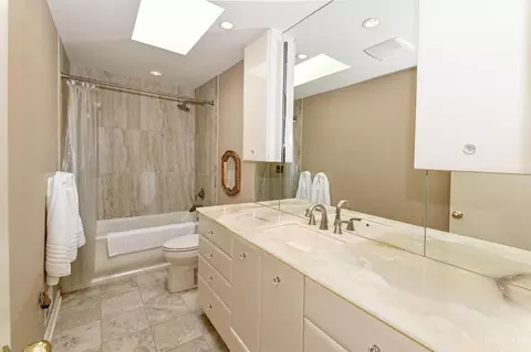8 Walsh, Cincinnati, OH 45208 photo 27