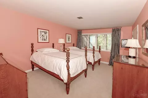 8 Walsh, Cincinnati, OH 45208 photo 38
