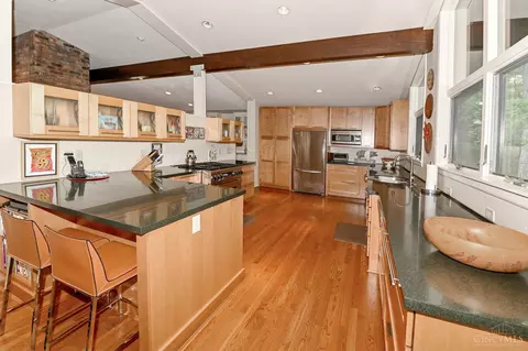 8 Walsh, Cincinnati, OH 45208 photo 17