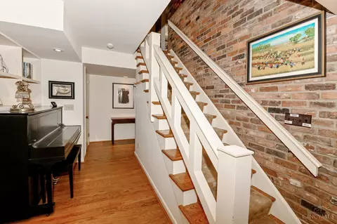 8 Walsh, Cincinnati, OH 45208 photo 36