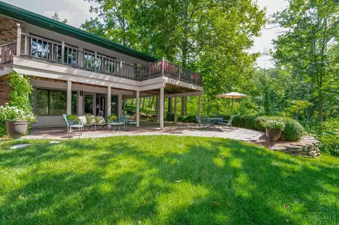 8 Walsh, Cincinnati, OH 45208 photo 2
