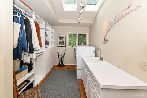 8 Walsh, Cincinnati, OH 45208 photo 24