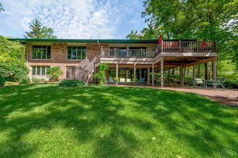 8 Walsh, Cincinnati, OH 45208