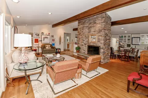 8 Walsh, Cincinnati, OH 45208 photo 8