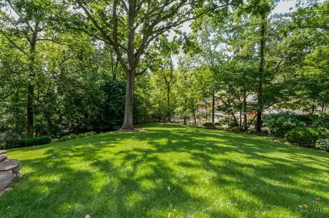 8 Walsh, Cincinnati, OH 45208 photo 3