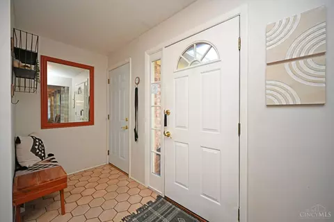 10728 Stargate Ln, Cincinnati, OH 45240 photo 5