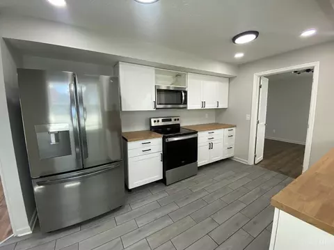 1076 Waycross Rd, Forest Park, OH 45240 photo 8