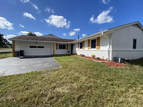 1076 Waycross Rd, Forest Park, OH 45240