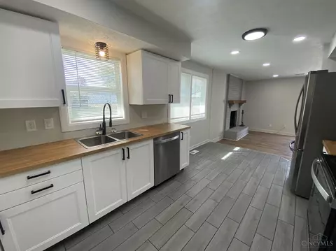 1076 Waycross Rd, Forest Park, OH 45240 photo 6
