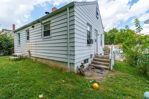 1726 Ashbrook Dr, Cincinnati, OH 45238 photo 9