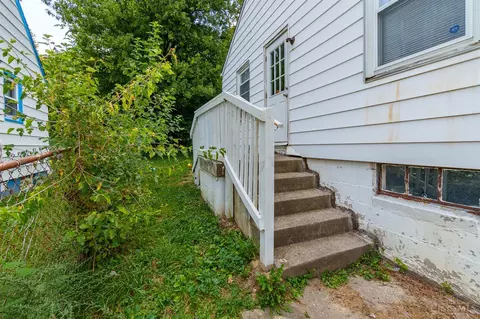 1726 Ashbrook Dr, Cincinnati, OH 45238 photo 6