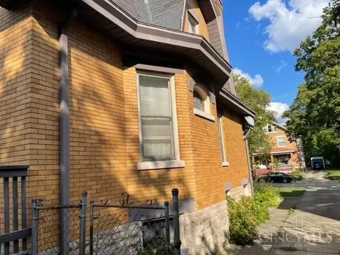Exterior - 915 Sunset, Cincinnati, OH 45205 photo 2 of 3