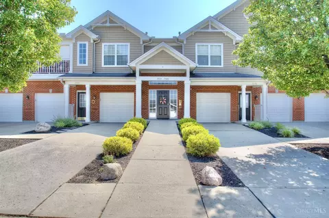 3588 Chestnut Park, Miami Twp, OH 45202