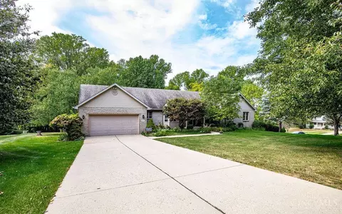 1055 Sundance Dr, Cincinnati, OH 45233