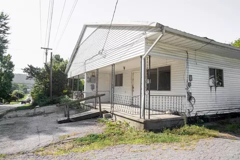 703 Jack Roush, Manchester, OH 45144