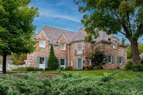 1075 Edwards, Cincinnati, OH 45208