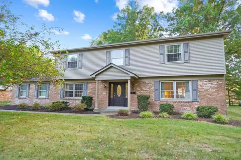 7611 Carriage Ln, Montgomery, OH 45242