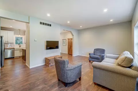 183 Garfield, Cincinnati, OH 45246 photo 9