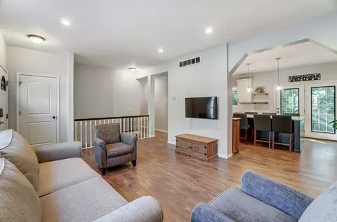 183 Garfield, Cincinnati, OH 45246 photo 8