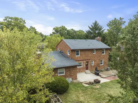8699 Zenith Ct, Cincinnati, OH 45231 photo 4