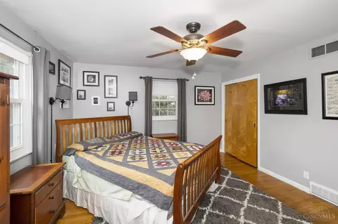 8699 Zenith Ct, Cincinnati, OH 45231 photo 32