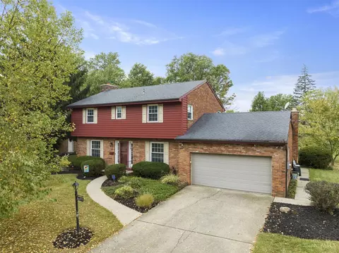 8699 Zenith Ct, Cincinnati, OH 45231 photo 2