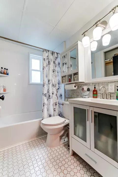 904 Oak, Cincinnati, OH 45215 photo 24