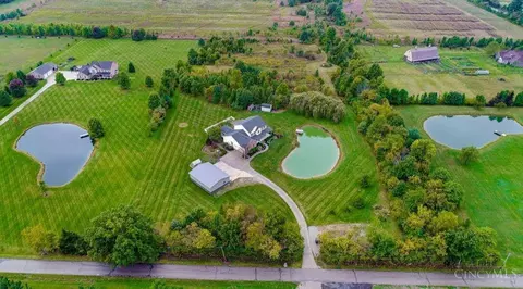101 Nixon Cp, Oregonia, OH 45054