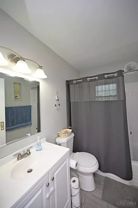 4059 Mclean, Cincinnati, OH 45255 photo 18
