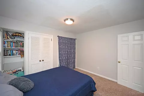 4059 Mclean, Cincinnati, OH 45255 photo 17