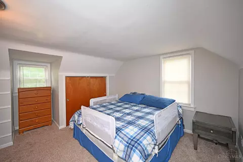 4059 Mclean, Cincinnati, OH 45255 photo 21