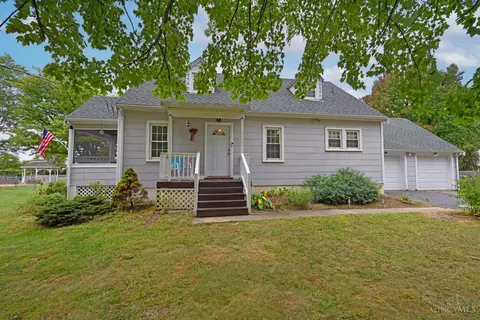 4059 Mclean, Cincinnati, OH 45255