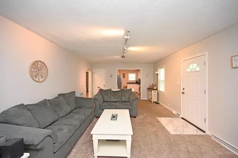 4059 Mclean, Cincinnati, OH 45255 photo 8