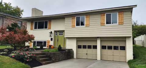 4293 Turf Ln, Cincinnati, OH 45211