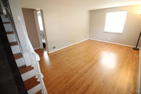 198 Crest, Reading, OH 45215 photo 4