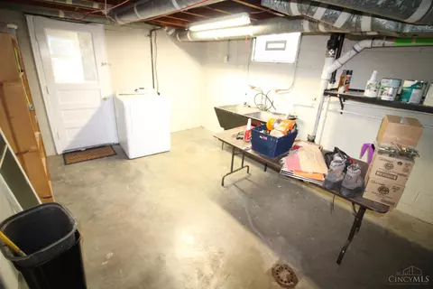 198 Crest, Reading, OH 45215 photo 16