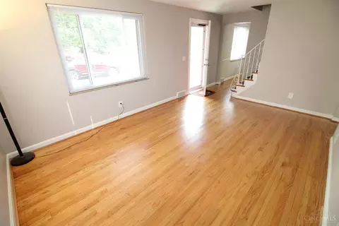 198 Crest, Reading, OH 45215 photo 3