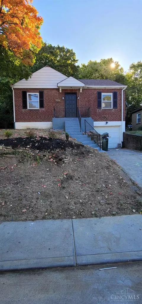 3044 Worthington Ave, Cincinnati, OH 45211 photo 2