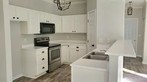 5461 Michelles Oak #E, Cincinnati, OH 45248 photo 17