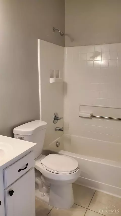 5461 Michelles Oak #E, Cincinnati, OH 45248 photo 45