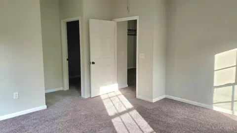 5461 Michelles Oak #E, Cincinnati, OH 45248 photo 30
