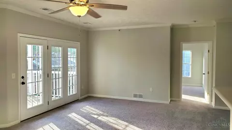 5461 Michelles Oak #E, Cincinnati, OH 45248 photo 8