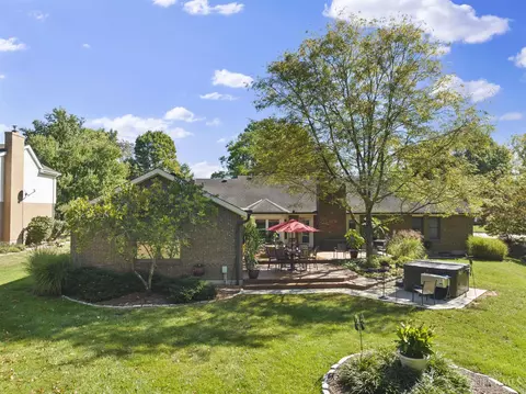 2091 Greenpine Dr, Cincinnati, OH 45231 photo 3