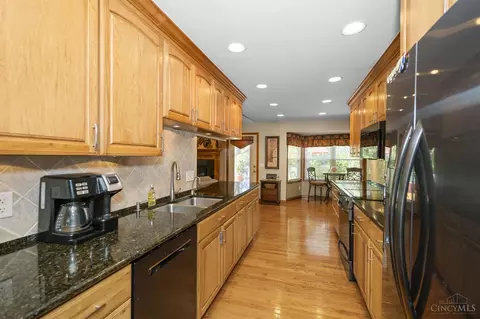 2091 Greenpine Dr, Cincinnati, OH 45231 photo 12