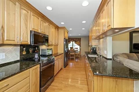 2091 Greenpine Dr, Cincinnati, OH 45231 photo 10