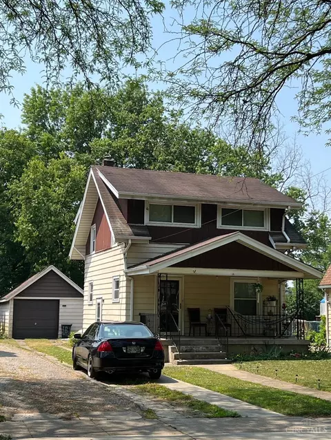 27 Parkway Ave, Cincinnati, OH 45216
