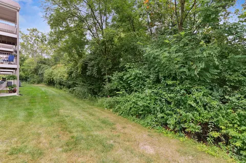 1396 Shadowood Trl, Hamilton Township, OH 45039 photo 30